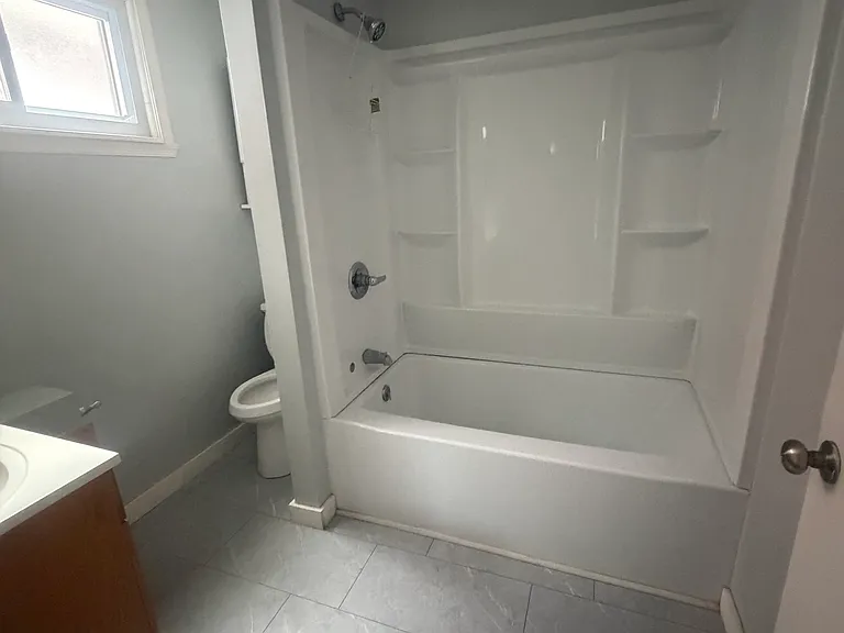 1717 Sanderson Ave — Photo 10