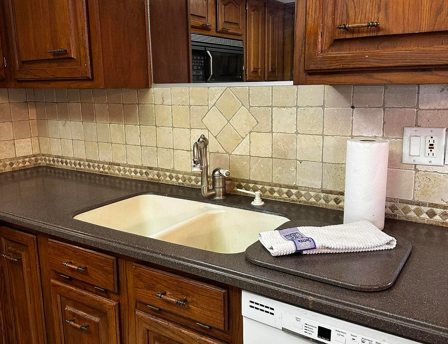 2 bed, 2.0 bath, 1264 sqft, $1,750 — Photo 2