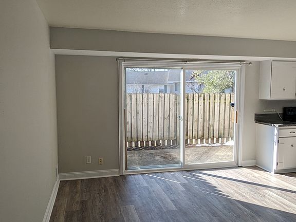 2nd image of 3489 Kenbrooke Ct