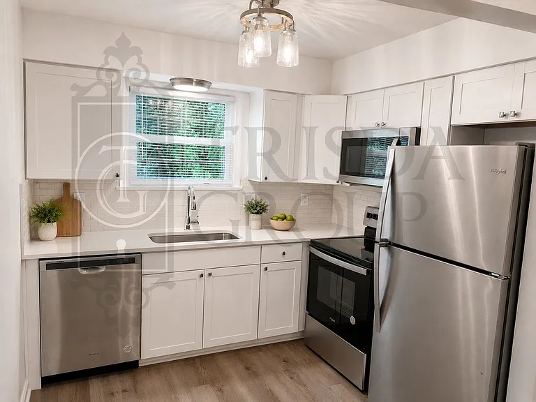 215 West St — Photo 9