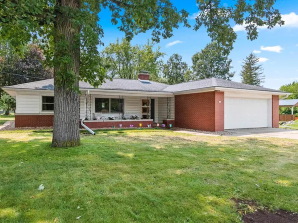 244 E Pulaski St, Pulaski, WI 54162