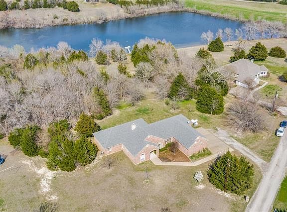 3rd image of 9721 Lake Trl