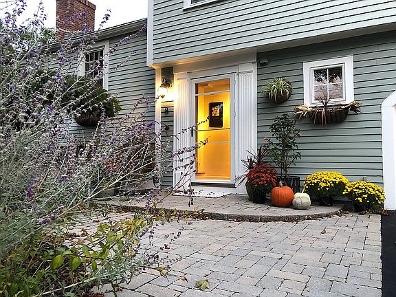 4th image of 8 Finnegan Way