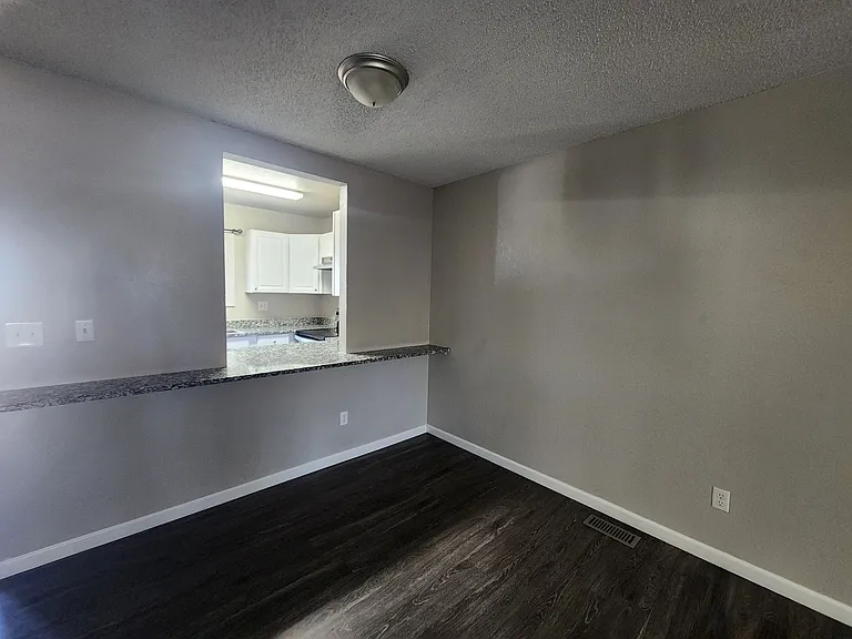 223 N Race St #C — Photo 15