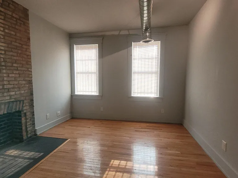 1669 Hamer St #1 — Photo 12