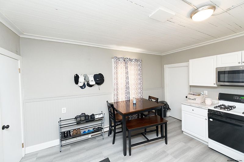 5th image of 6 STILLWATER Avenue