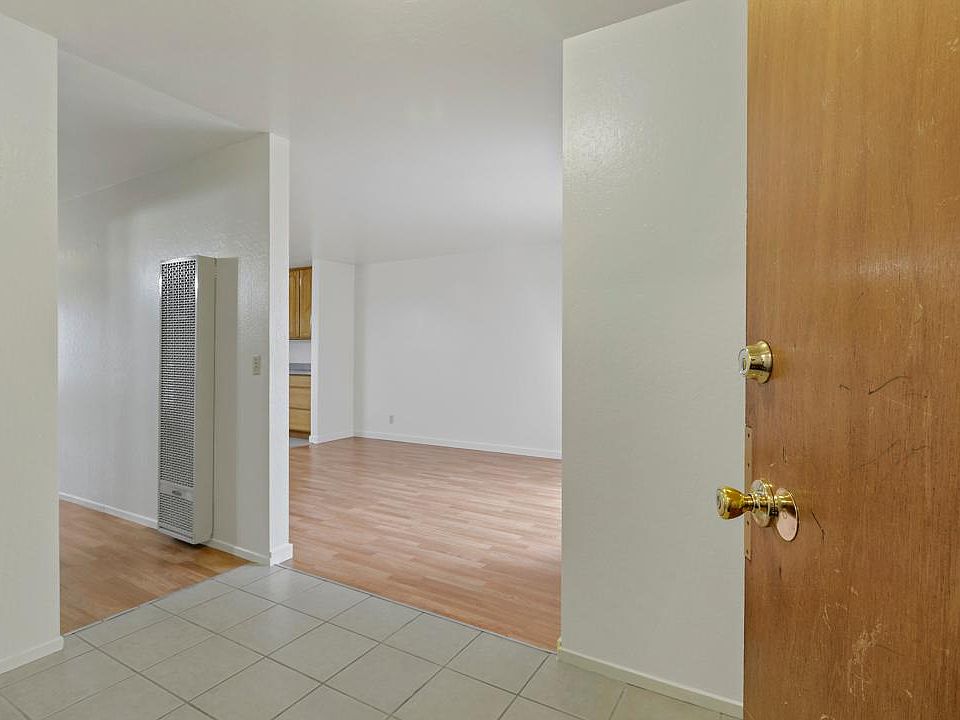 1st image of 639 Villa St