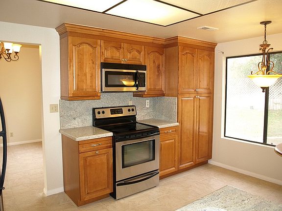 4th image of 8818 La Camesa St