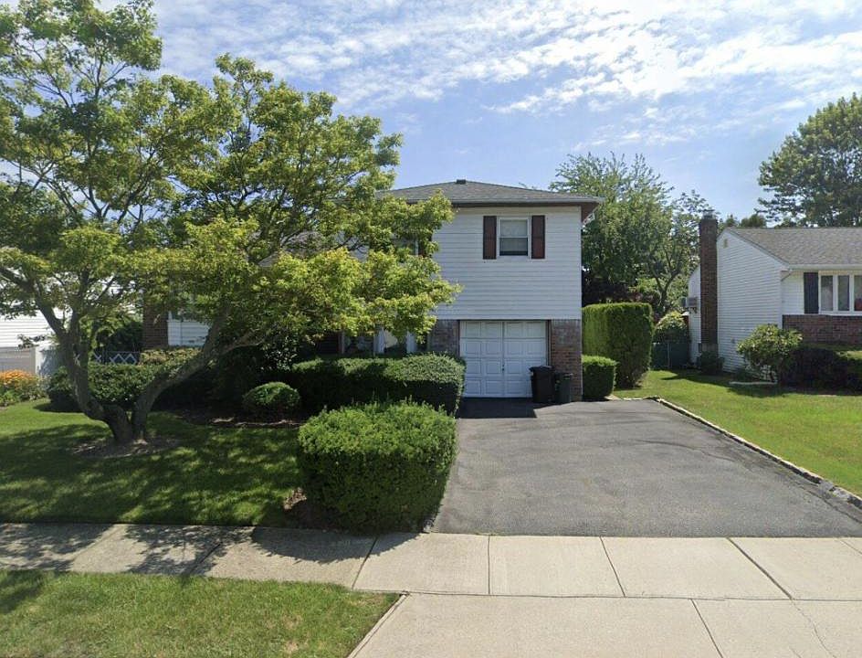 1st image of 1205 Julia Ln