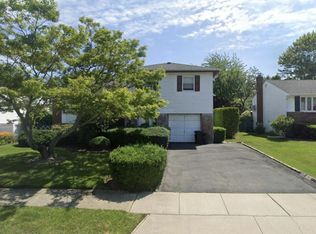1205 Julia Ln, North Bellmore, NY 11710