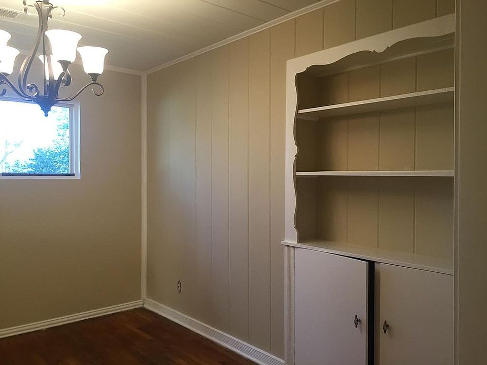 1st image of 410 N Barnett Ave