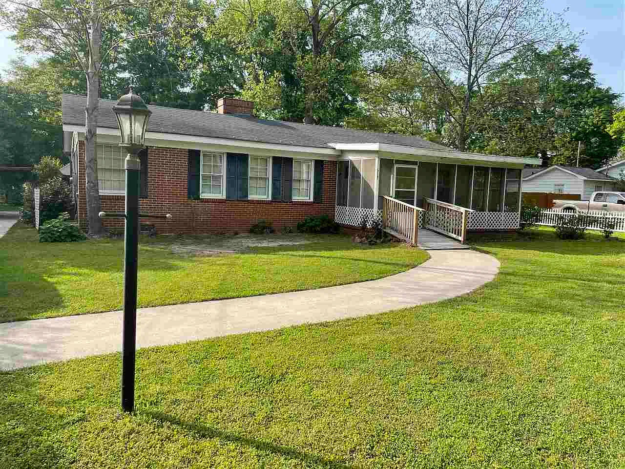 619 Pine Ridge St photo 1