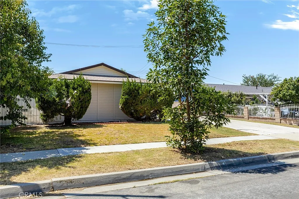 3 bed, 1268 sqft, $3,800 — Photo 3