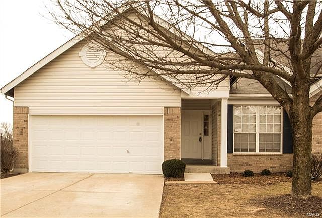 1st image of 153 Robbins Way Dr