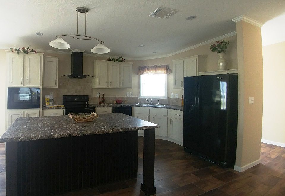 2nd image of 1467 Whispering Pines Loop