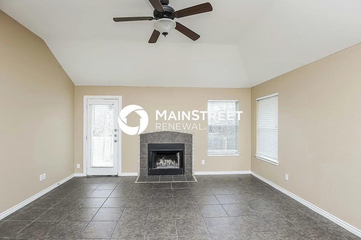 Living Room - 6424 Canyon Trl