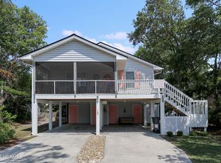 102 SE 41st St, Oak Island, NC 28465