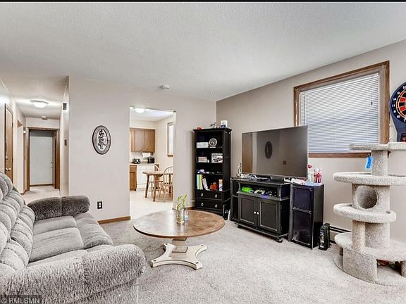4th image of 136 7th Ave S #1