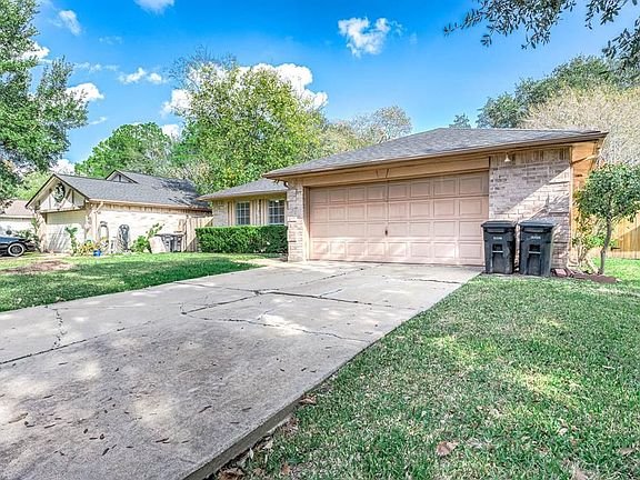 3rd image of 10707 Forest Leaf Dr