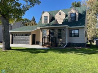 217 7th St N, Wahpeton, ND 58075