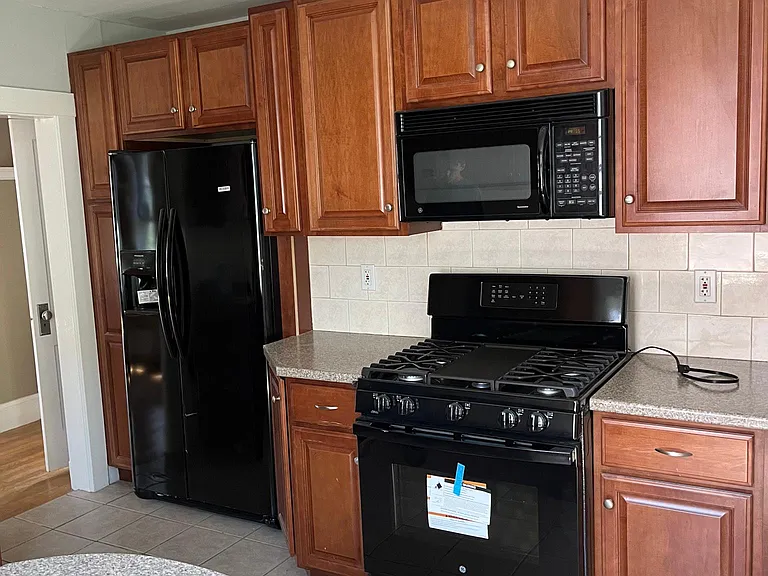91 Montclair Ave #2 — Photo 14
