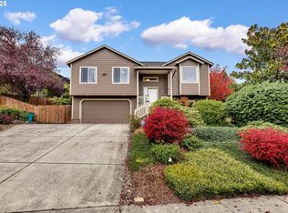 1035 E Pioneer Loop, La Center, WA 98629