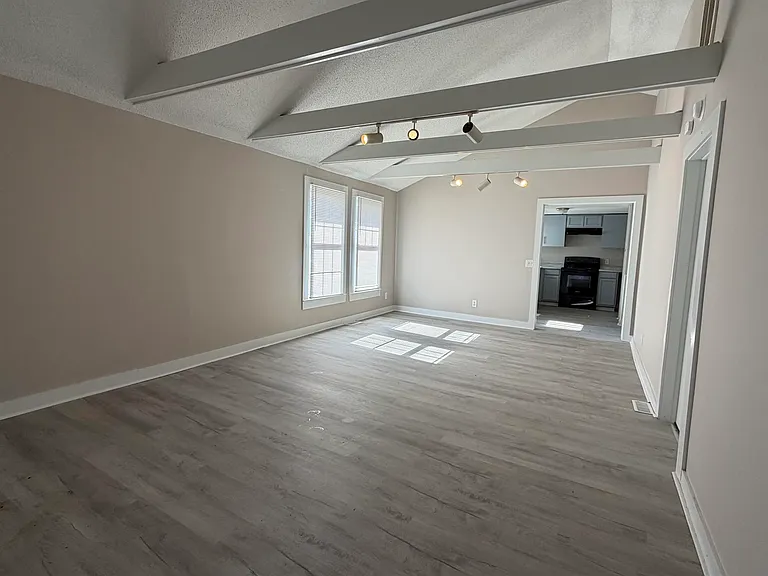510 Ridgecrest Dr — Photo 9