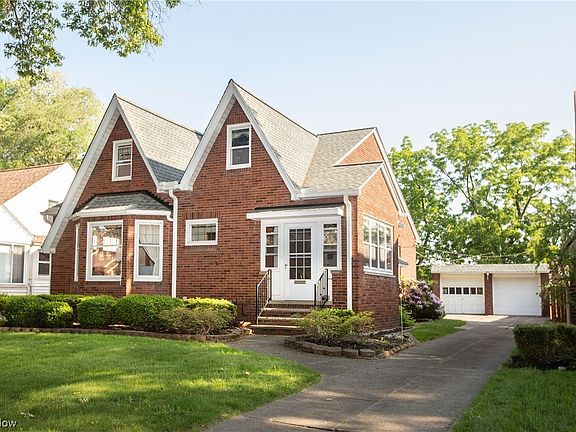 2nd image of 17202 Fernshaw Ave