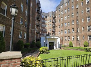 622 Ocean Pkwy #D4, Brooklyn, NY 11218