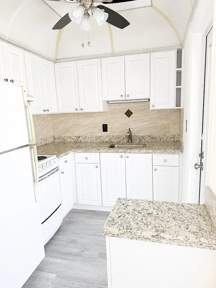 1 bed, 1.0 bath, 3259 sqft, $1,750 — Photo 2