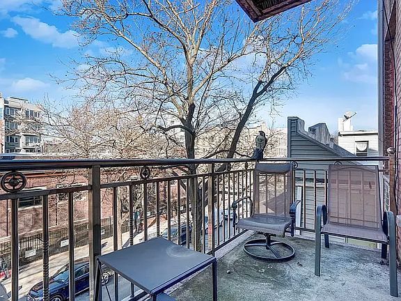 4th image of 82 Devoe St APT 2F
