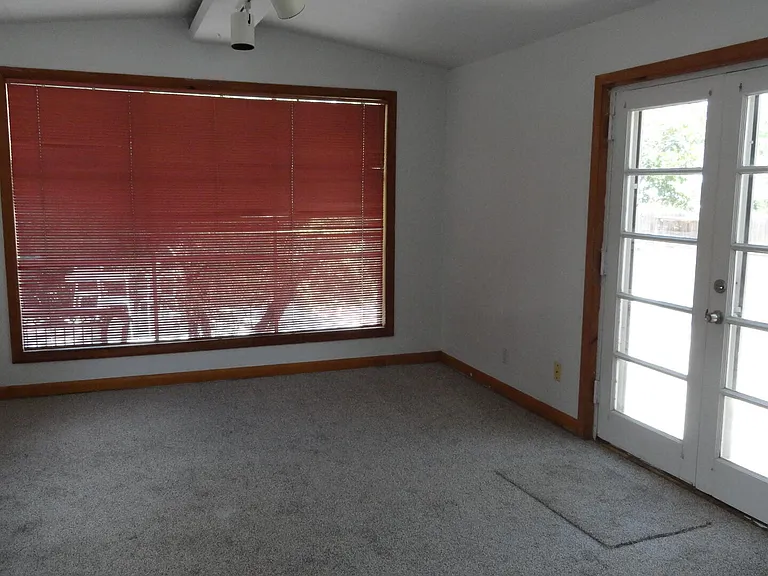 725 Carlisle Blvd NE — Photo 5