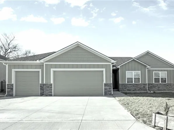 2305 Burris Dr, Harrisonville, MO 64701