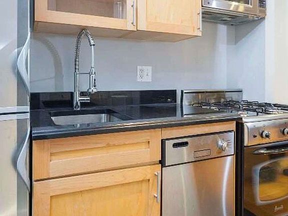 3rd image of 20 7th Ave S #4