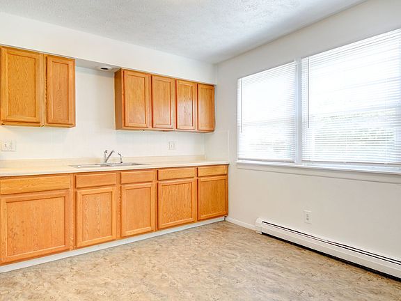 5th image of 802 Arcadia Dr #3357f370f