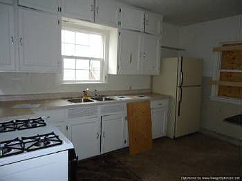 5th image of 1634 8th Ave