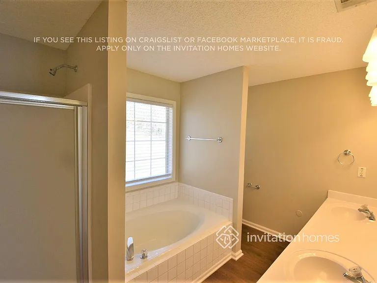 1011 Crown River Pkwy — Photo 16