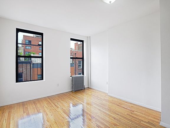 3rd image of 18 Cornelia St APT 11