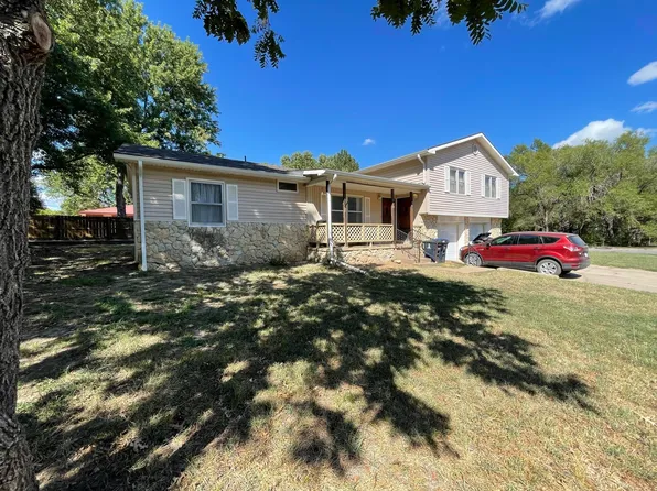 318 E 11th Ave #322, El Dorado, KS 67042