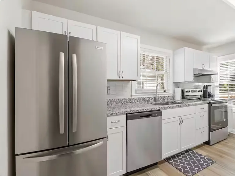 1692 S Olympian Way SW — Photo 4
