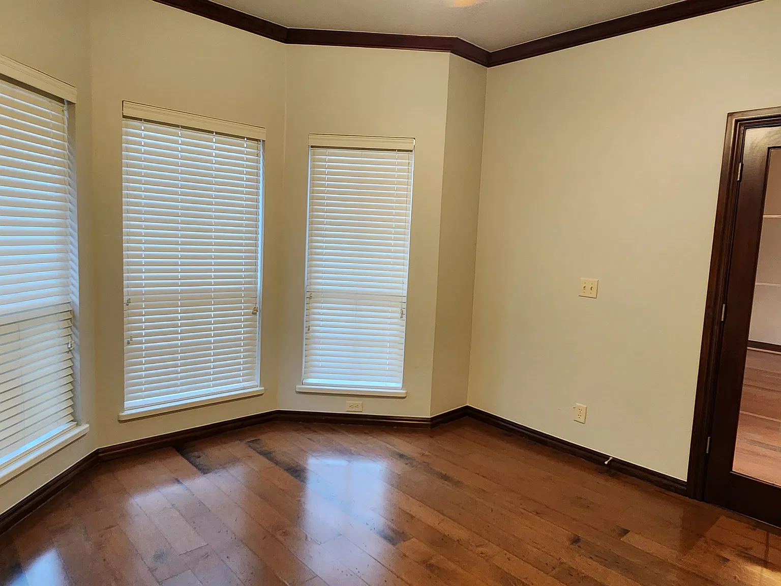12324 Chateaux Road — Photo 3