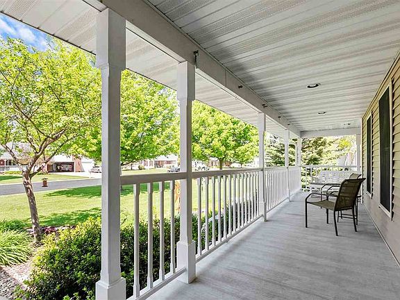 Gorgeous Front Porch!