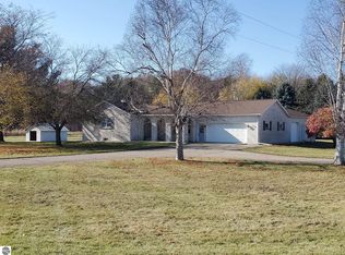 1502 S Alger Rd, Ithaca, MI 48847