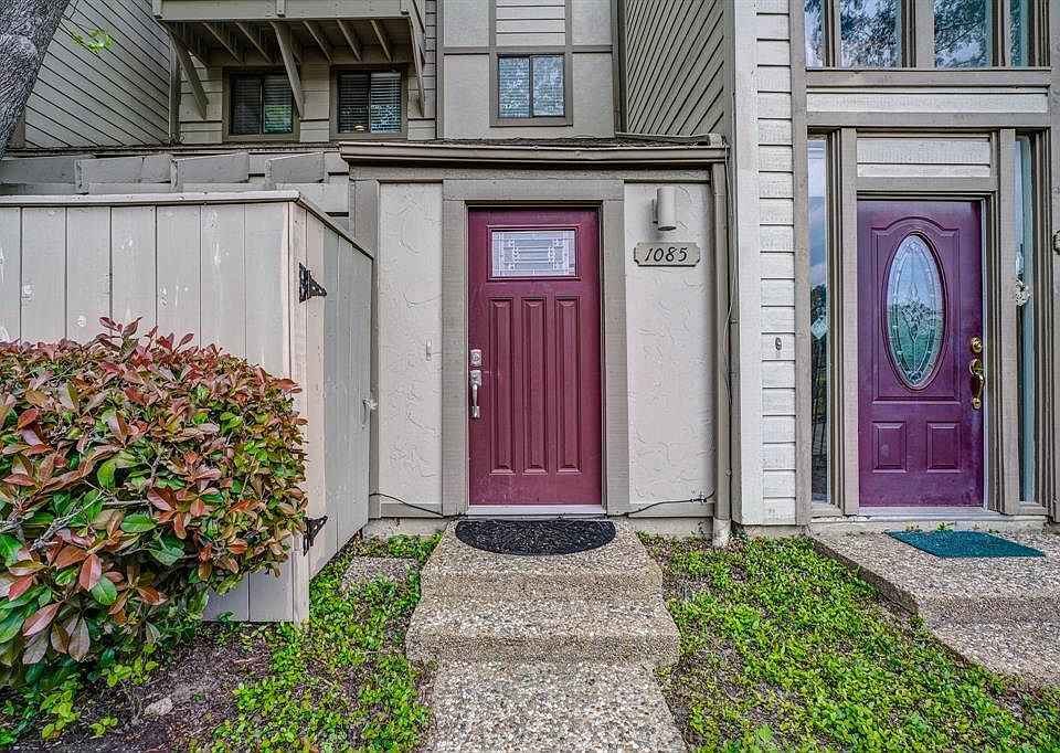1st image of 1085 Country Place Dr #27