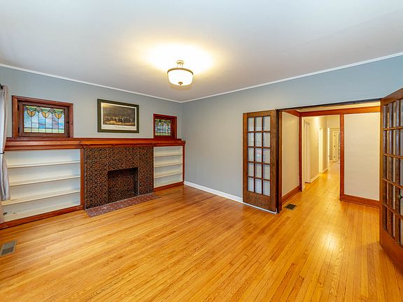 5th image of 4746 N Malden St APT 1