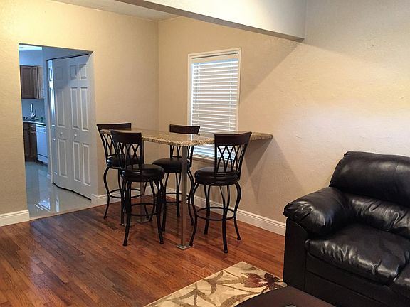 4th image of 500 SE 19th St