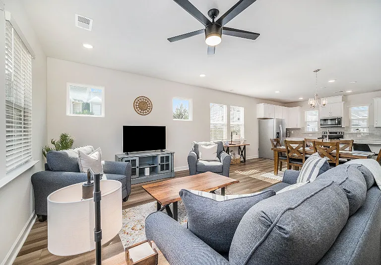 318 Lanyard St — Photo 5