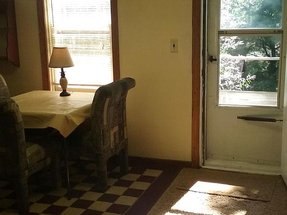 Living room door to deck