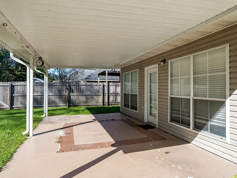 10022 Petersburg Dr — Photo 22
