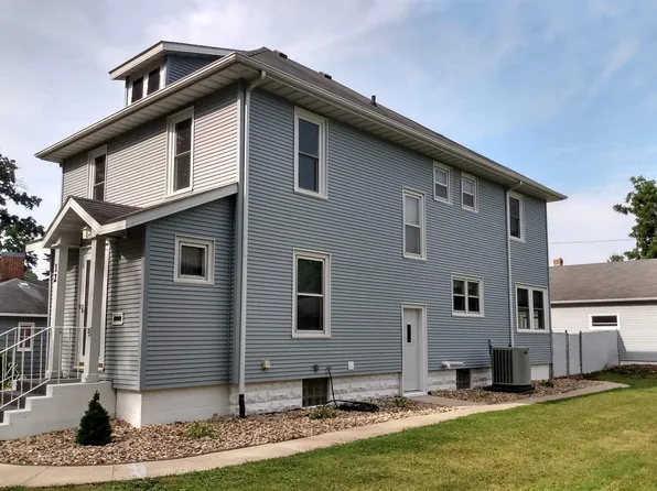 12 7th St NE, Hampton, IA 50441